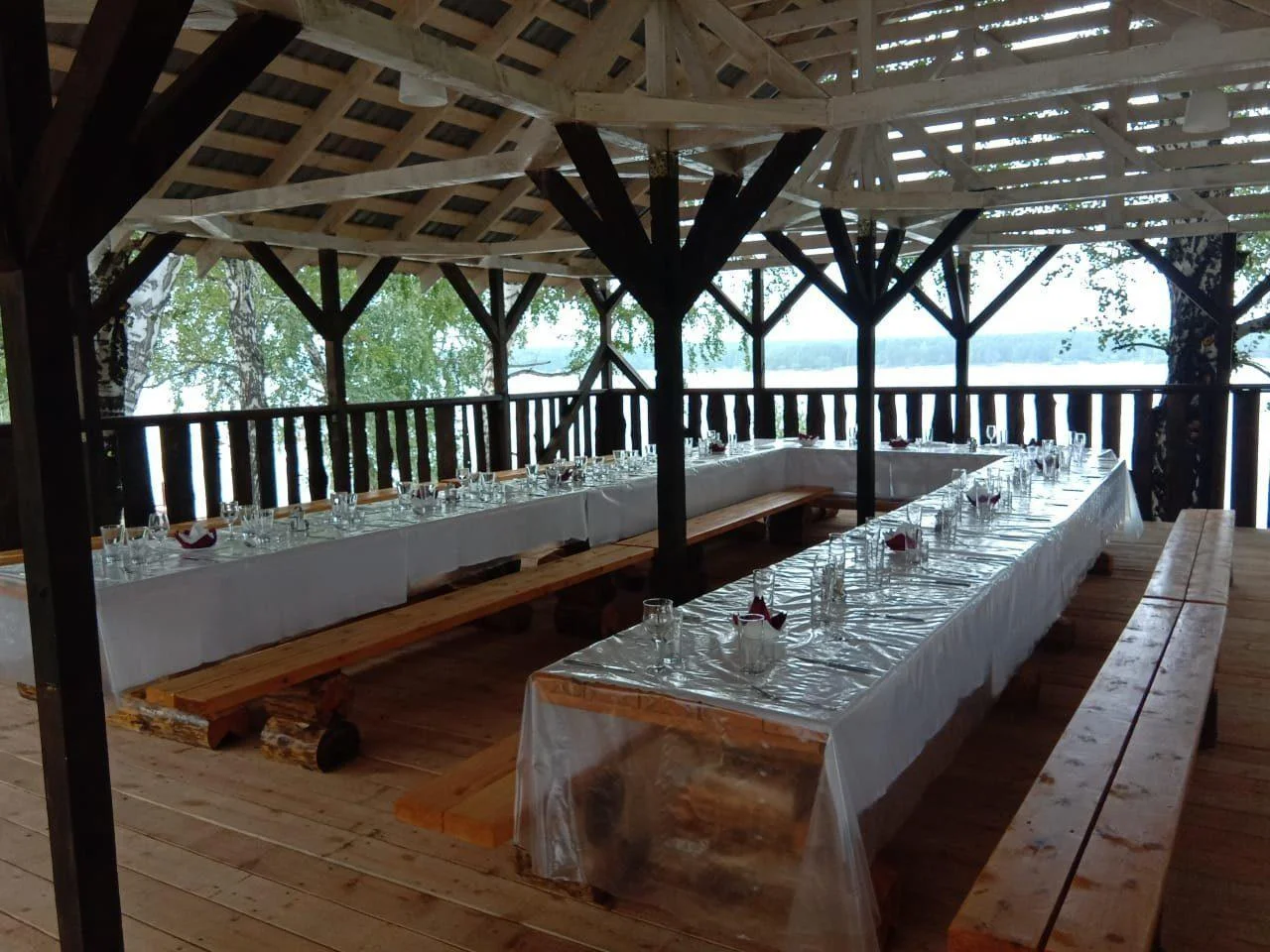 Большая беседка гостевой комплексе «Заречье»