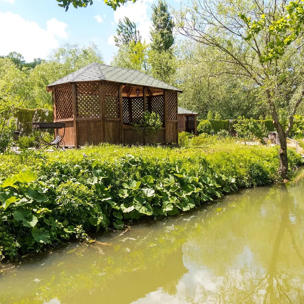 Сдаются в аренду пикниковые беседки — база отдыха»Ангара»