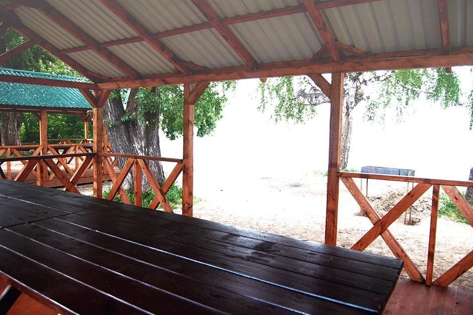 Большие беседки до 10-15 человек с мангалом