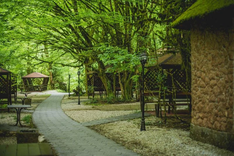 Отдых в малых беседках на территории «Навалишенское ущелье»