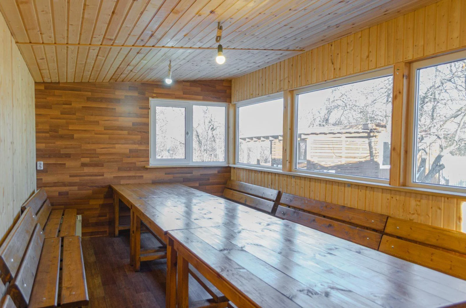 Закрытая беседка / тёплая / с летней верандой в парке «Городская дача»