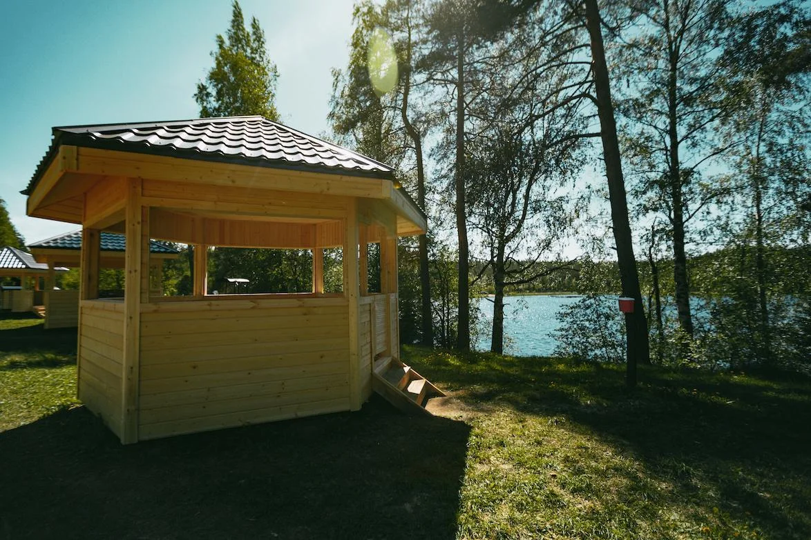 Беседки на Пасторском озере от 8 до 18 человек