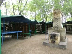Аренда беседок с мангалом для шашлыка на базе отдыха «Политотель»