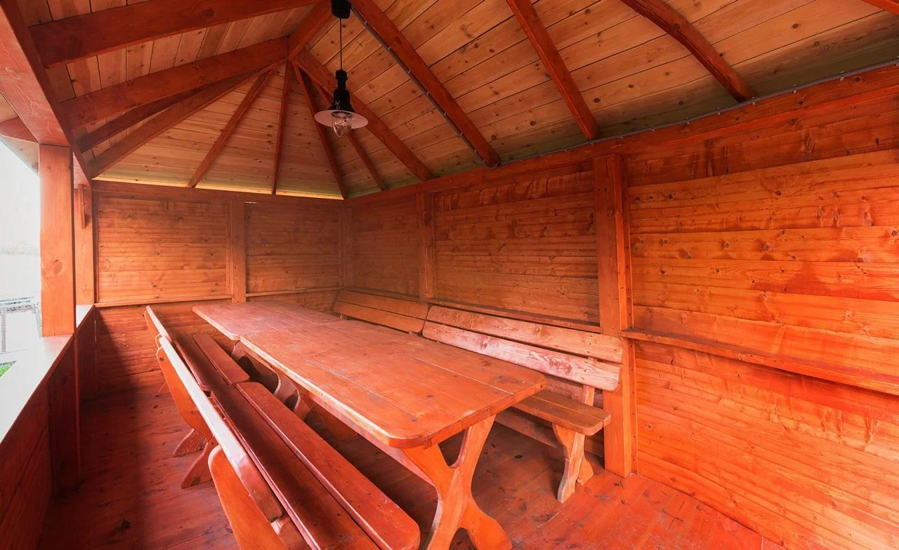 Беседка на базе отдыха “Северный Берег”