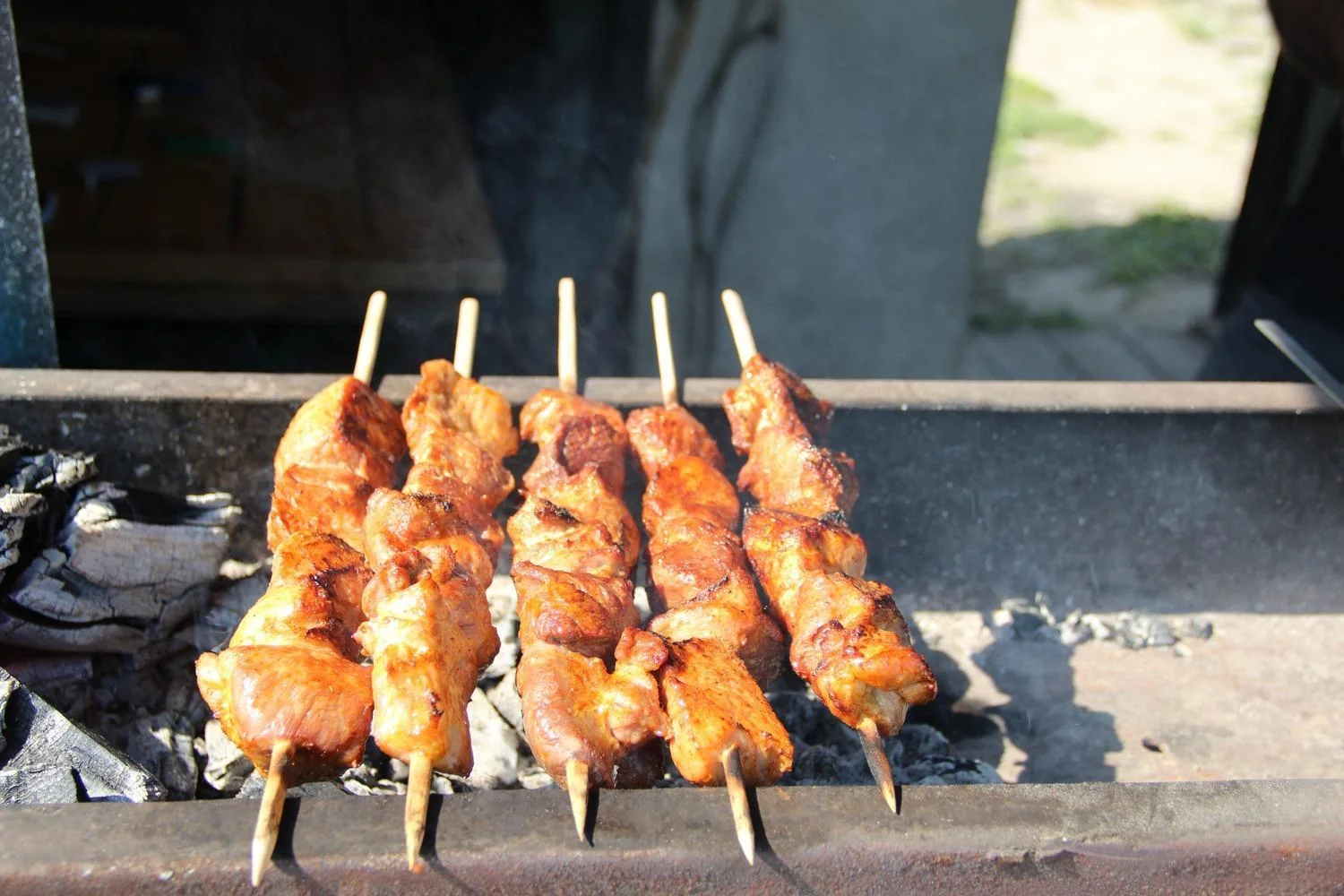 Теплая беседка у воды до 15 человек на базе отдыха «Озеро Медвежье»