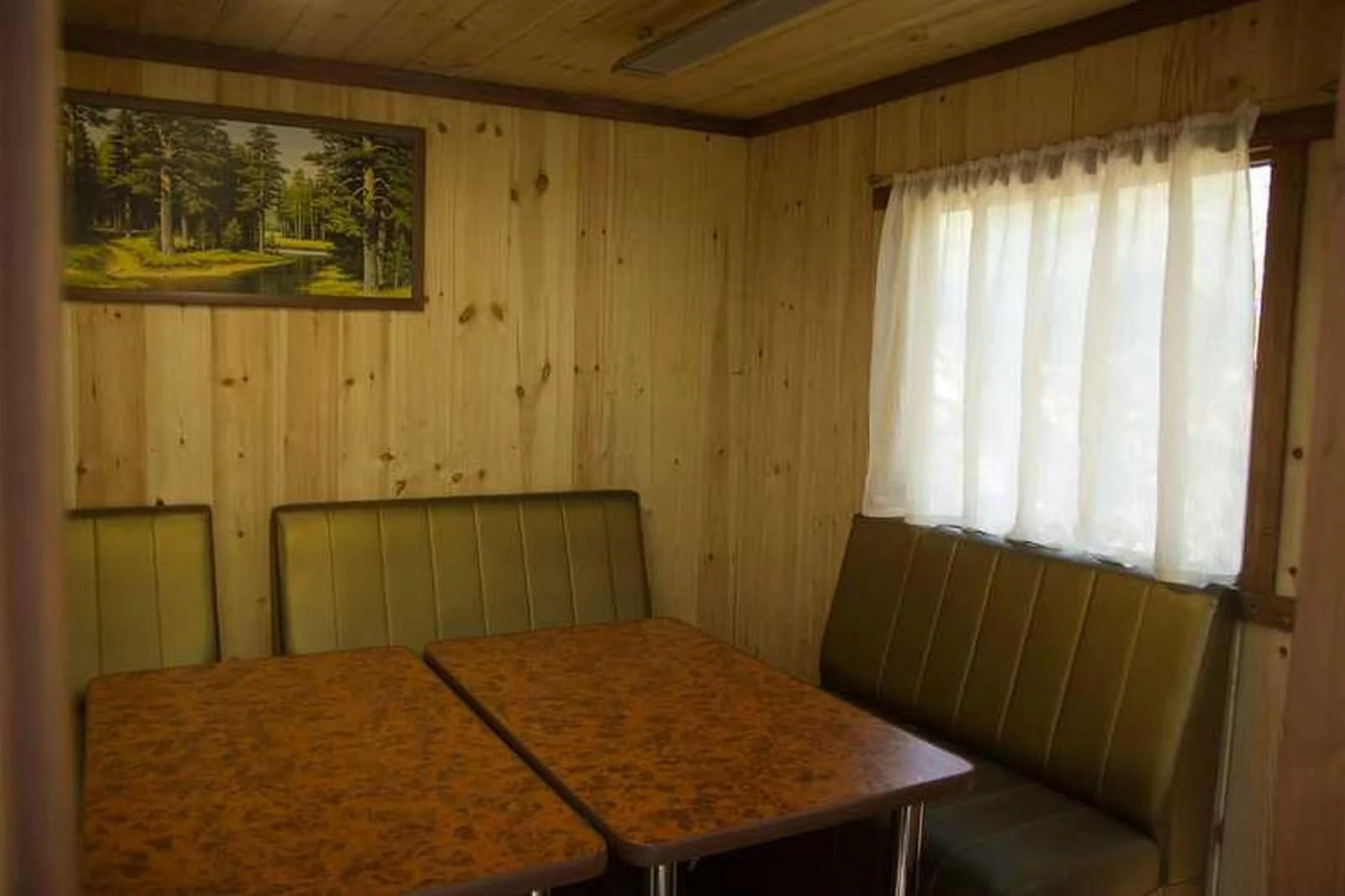 Меленькая беседка на 8 человек в Томске — Комплекс отдыха «Академия»