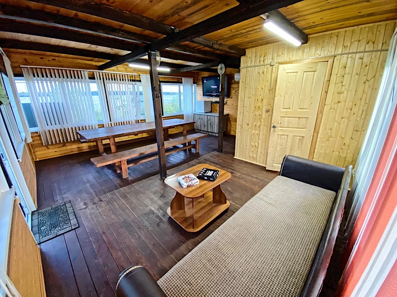 Беседка на воде для шашлыка на природе в Яхт-клубе «Парусник»