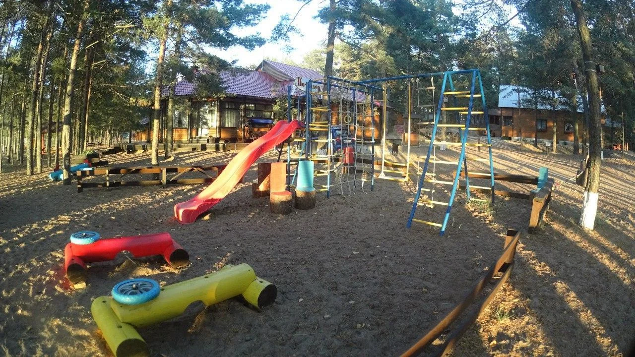 Аренда большой беседки на базе отдыха в Ленинградской области