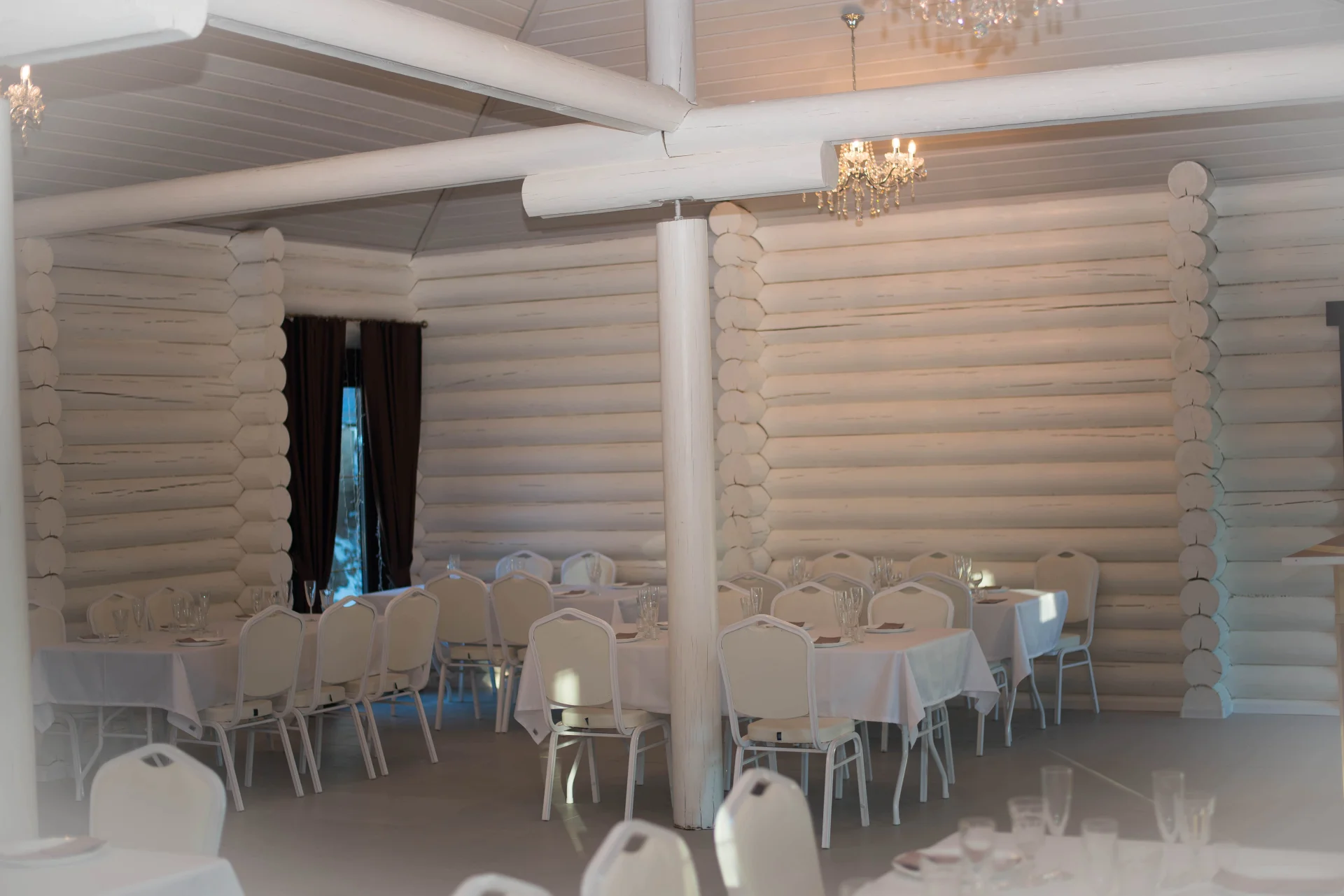 Аренда беседки «Premium+» вместимостью до 50 человек в гостиничном комплексе «LogHouse»