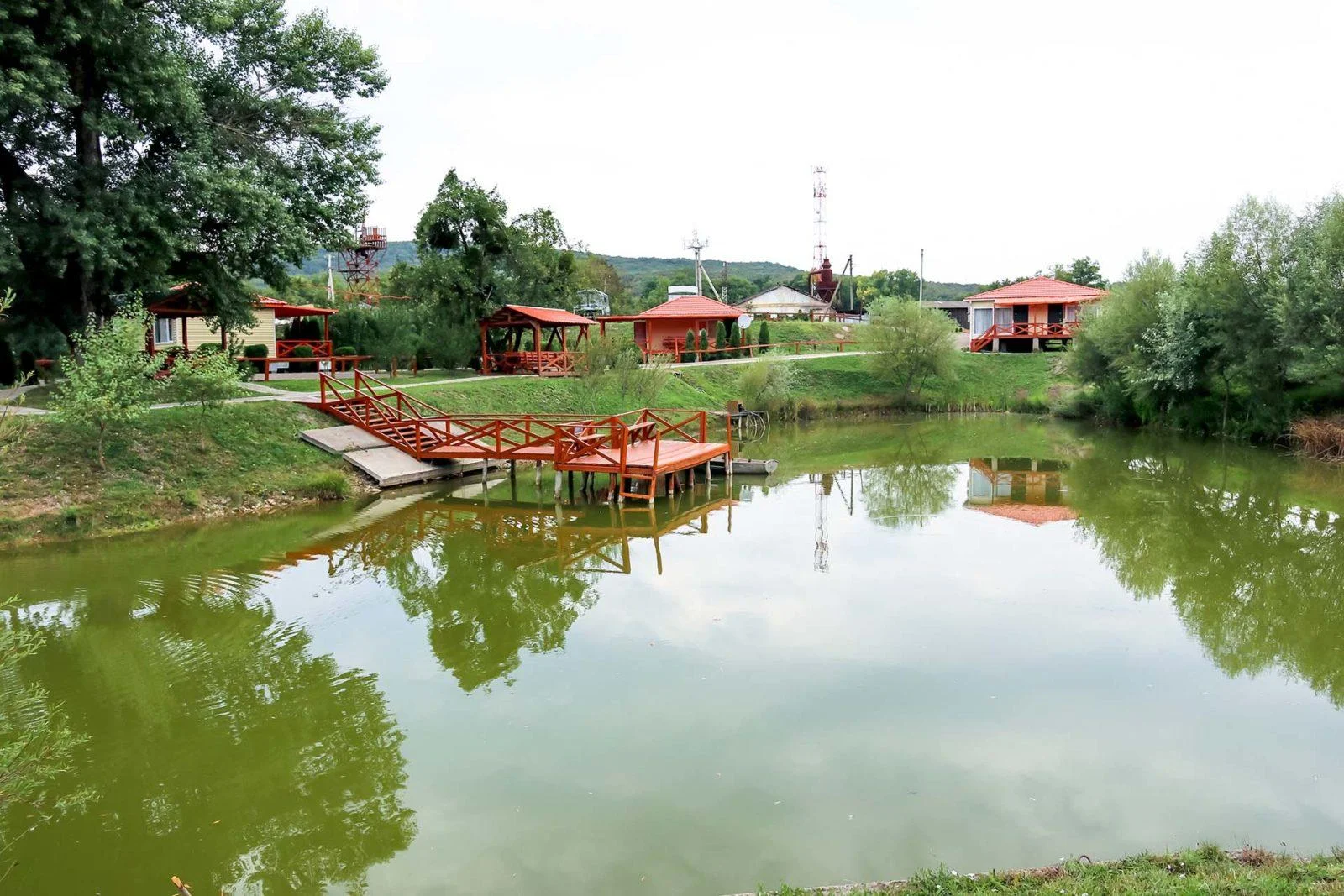 Беседки для отдыха с мангалом в спортивно-туристическом комплексе «Светлячок»