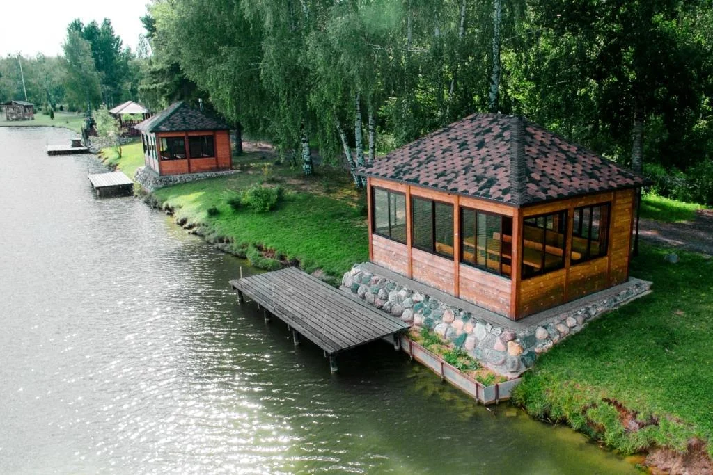 Теплая беседка для рыбалки с мангалом на базе отдыха «Ихтиолог»