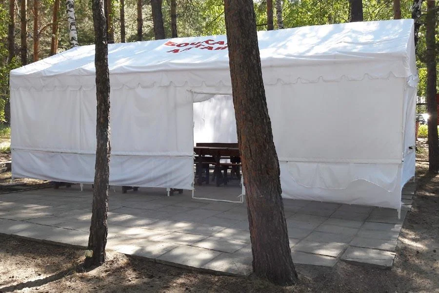 Открытая площадка с шатром, 25-30 посадочных мест Парк отдыха «Звезда»