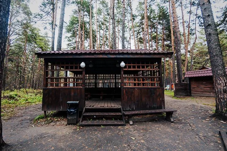 Беседки от 10 до 25 человек на берегу — база отдыха Старая Пристань