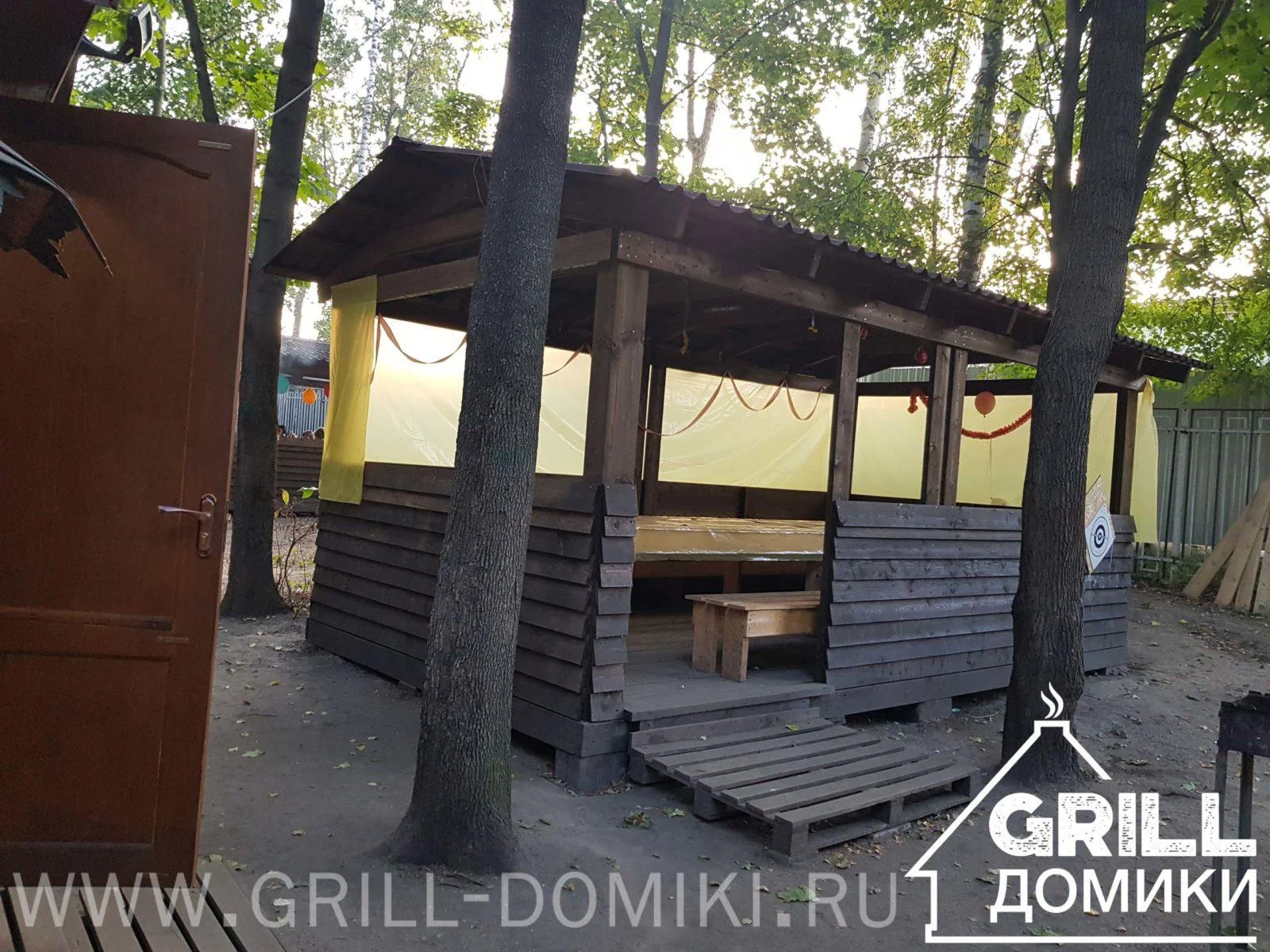 Гриль домики и беседки в Люберцах на территории «Наташинского парка»