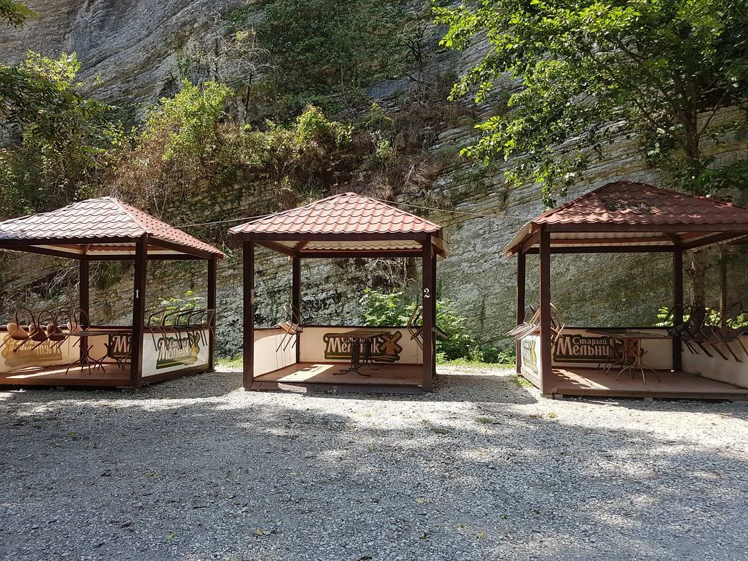 Отдых в пикниковом комплексе «Ахштырский каньон»