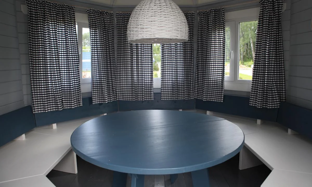 Закрытые беседки для пикника у воды в «Икша Ривер Клаб»