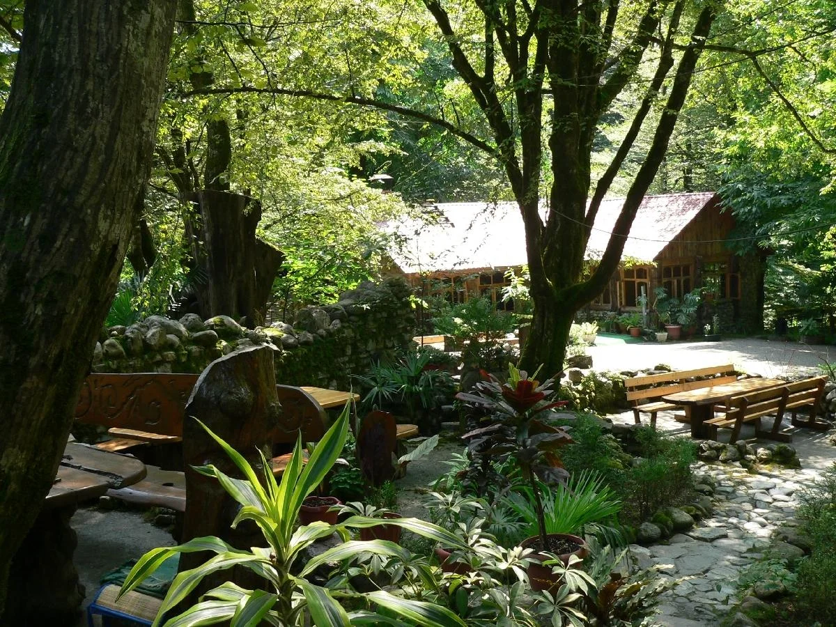 Отдых в беседках на территории «Дагомысские корыта»