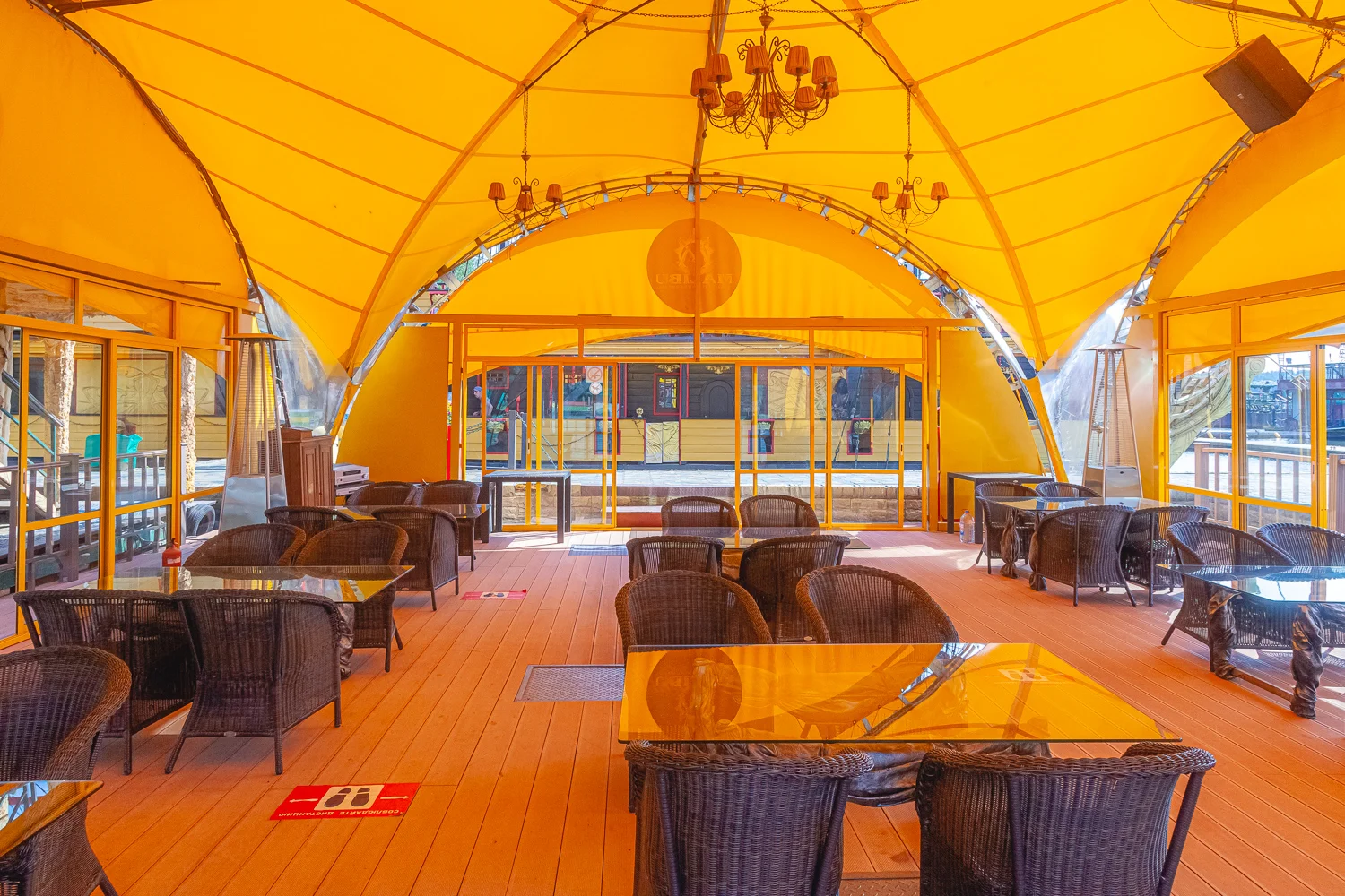 Снять шатер у воды «На волнах» до 70 человек в РК «Малибу»