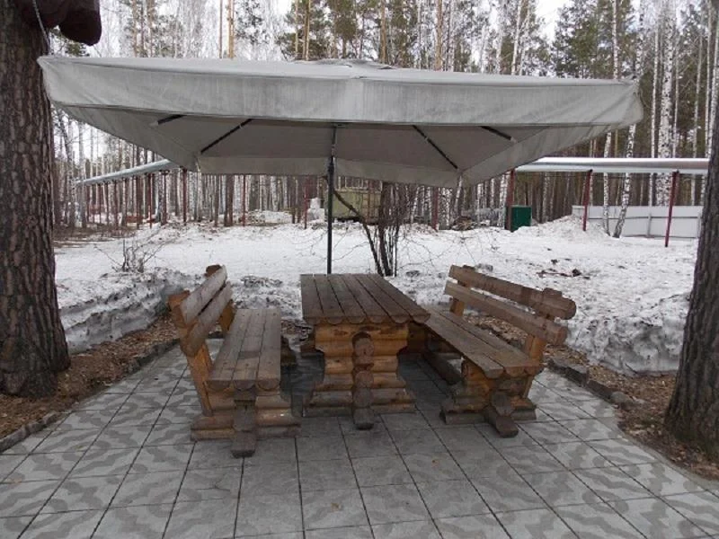 Три Медведя – это небольшая открытая мангальная зона для шашлыка