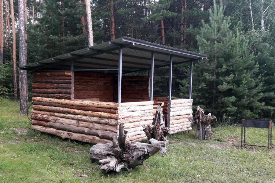 Аренда беседки на 6-8 человек в парке отдыха возле озера