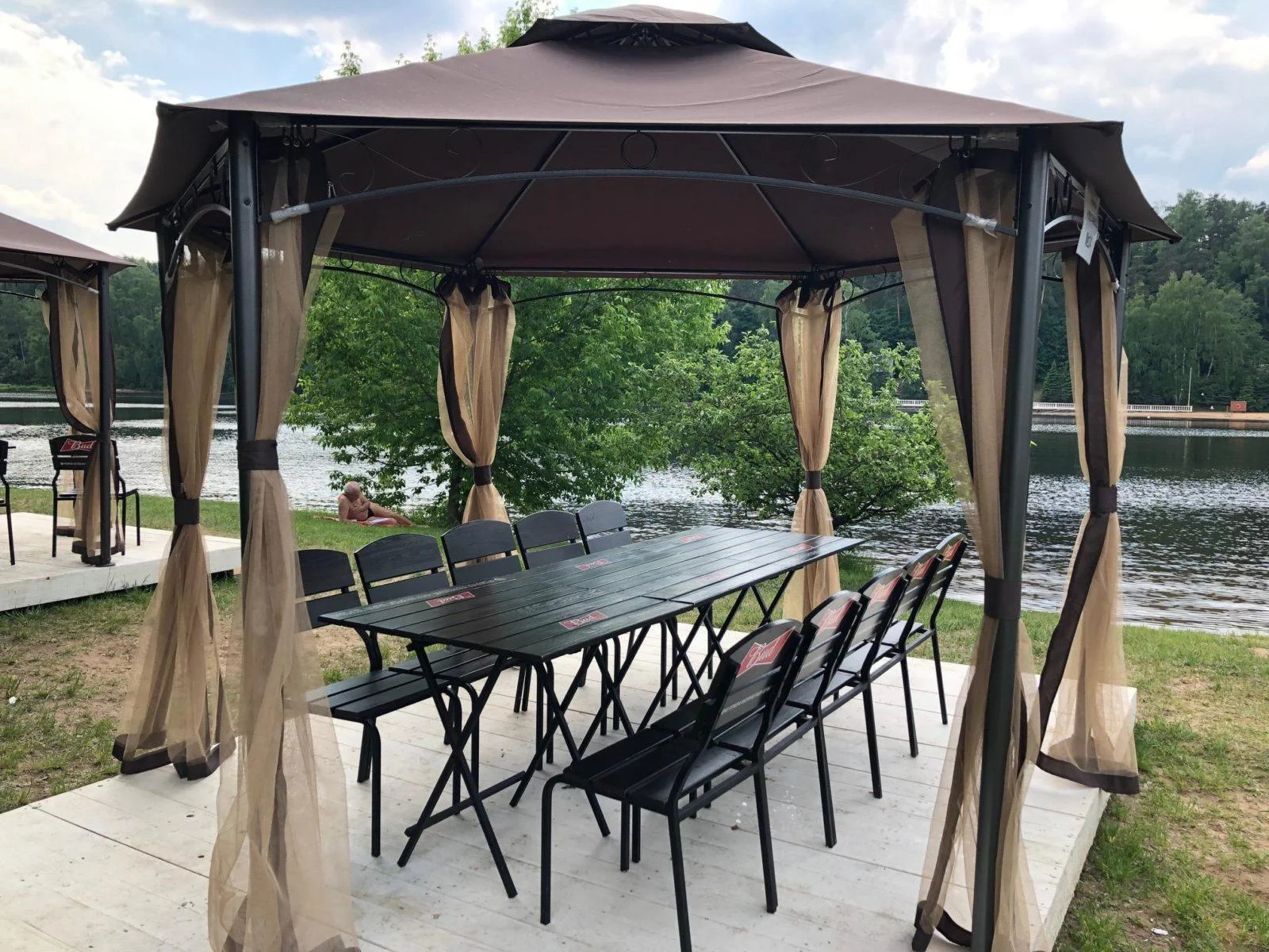 Беседки на Москва реке вместимость от 12 до 15 человек