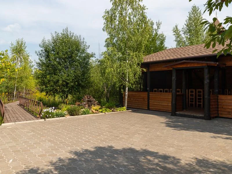 Банкетная беседка с мангальной зоной (до 50 персон) — парк отель «Цитадель»