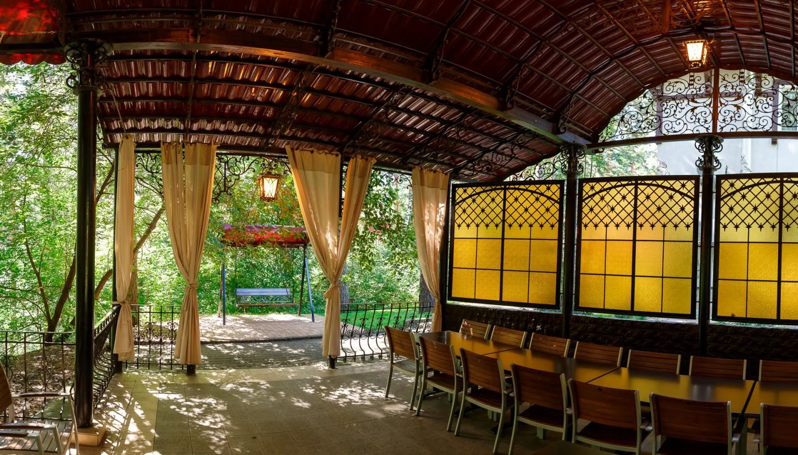 Беседка на 35 персон в сосновом бору — Пансионат Былина (Бердск)