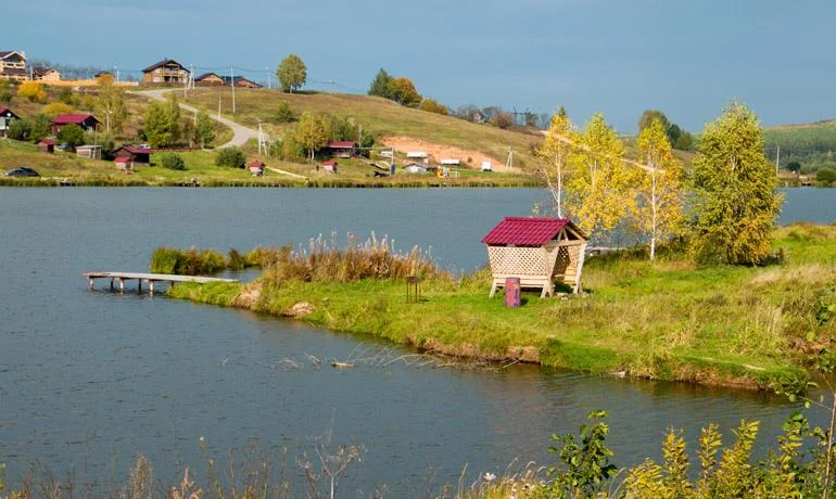 Аренда малых беседок для компании до 6 человек на берегу озера «Чистые пруды»