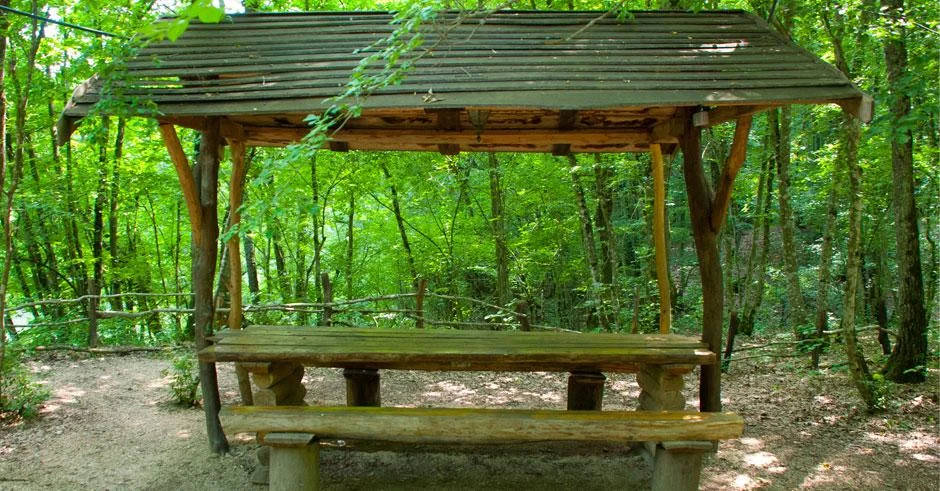 Беседки у воды на базе отдыха «Кабаний перевал»