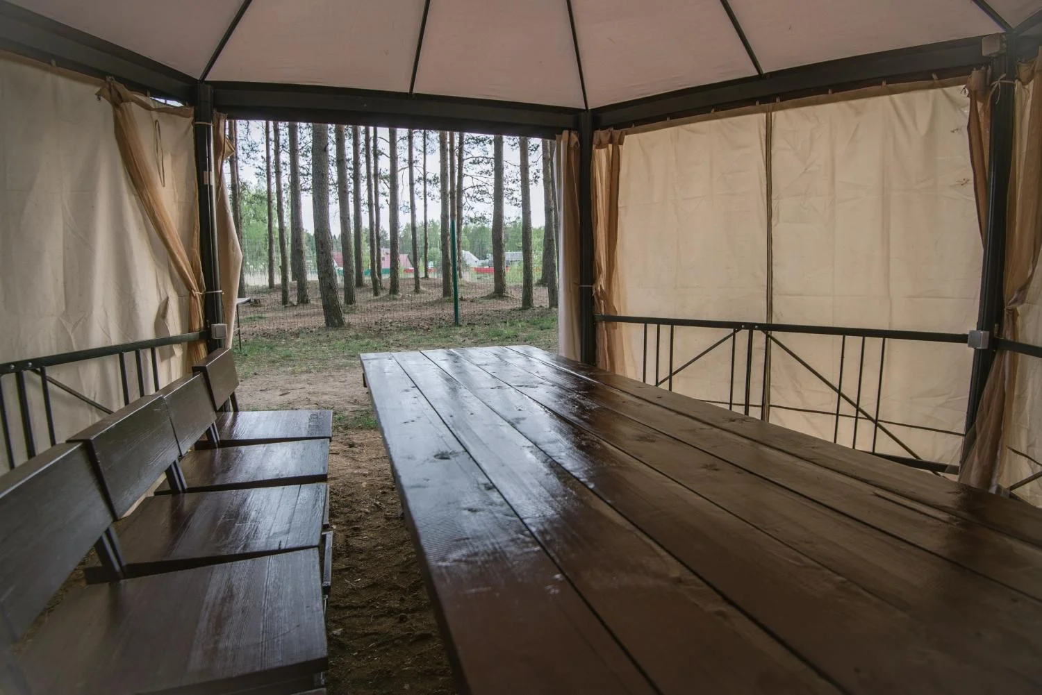 Аренда беседки на 12 человек на базе отдыха Пикник