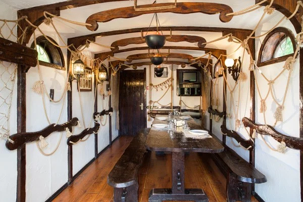 Аренда беседки (корабля) в ресторане «Рыбацкая деревня» Москва / СВАО