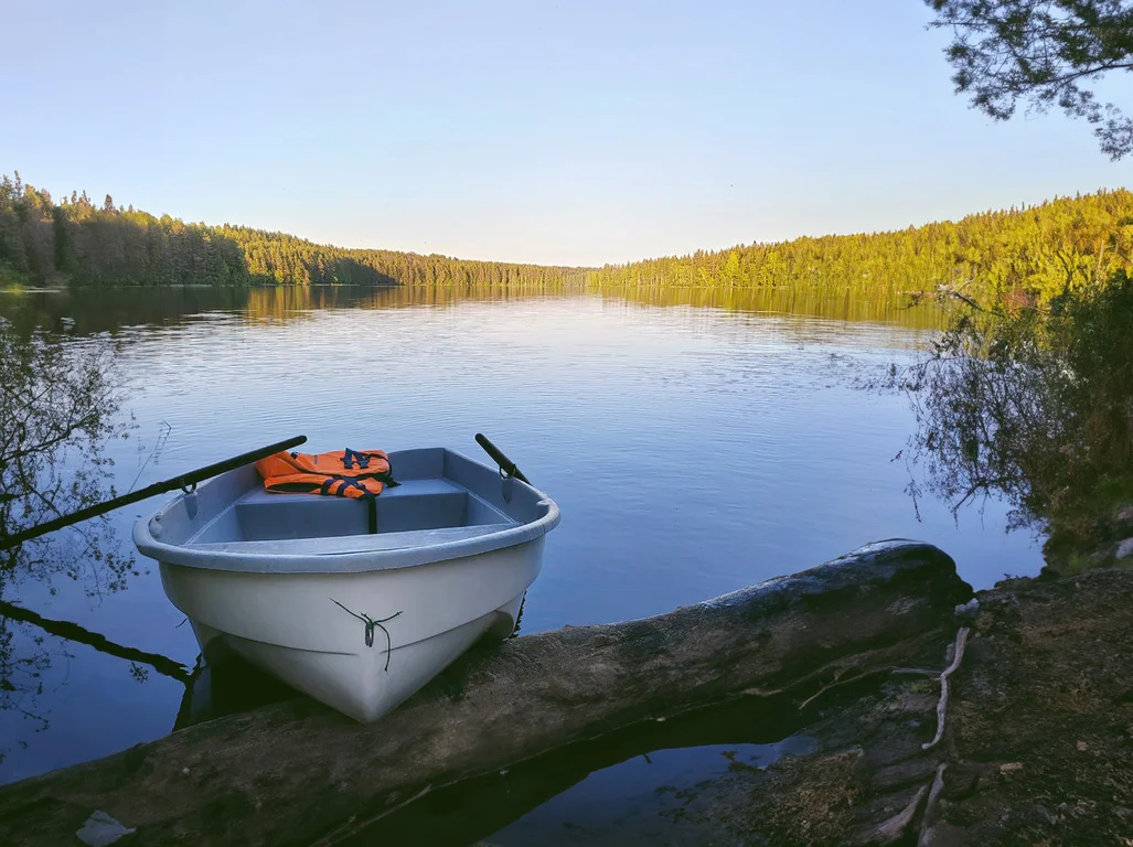 Аренда гриль беседки на берегу живописного озера Длинное
