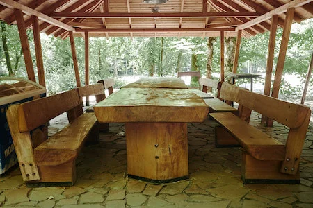 Аренда беседок для шашлыка у реки в Сочи