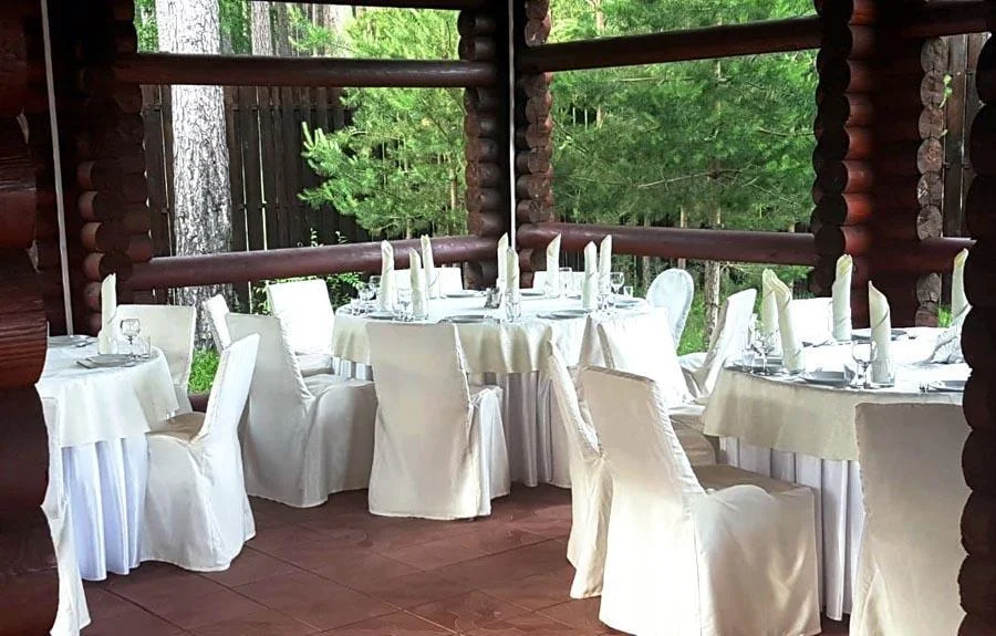 Аренда большой деревянной беседки для отдыха и мероприятий