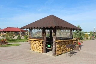 Открытая беседка для шашлыка на 6/8 человек — «Подворье на Хуторской»