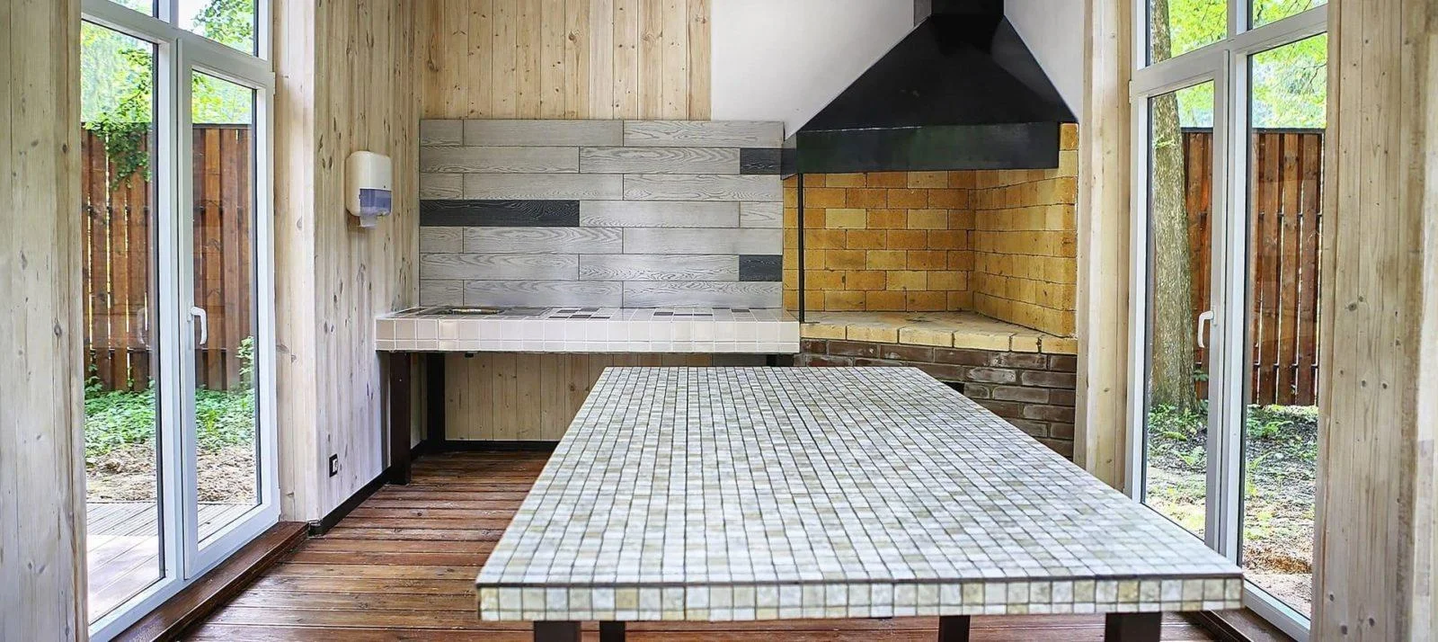 Беседка недалеко от Москвы на базе отдыха Босиком