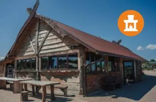 Теплая беседка в аренду 60/80 персон — «Подворье на Хуторской»