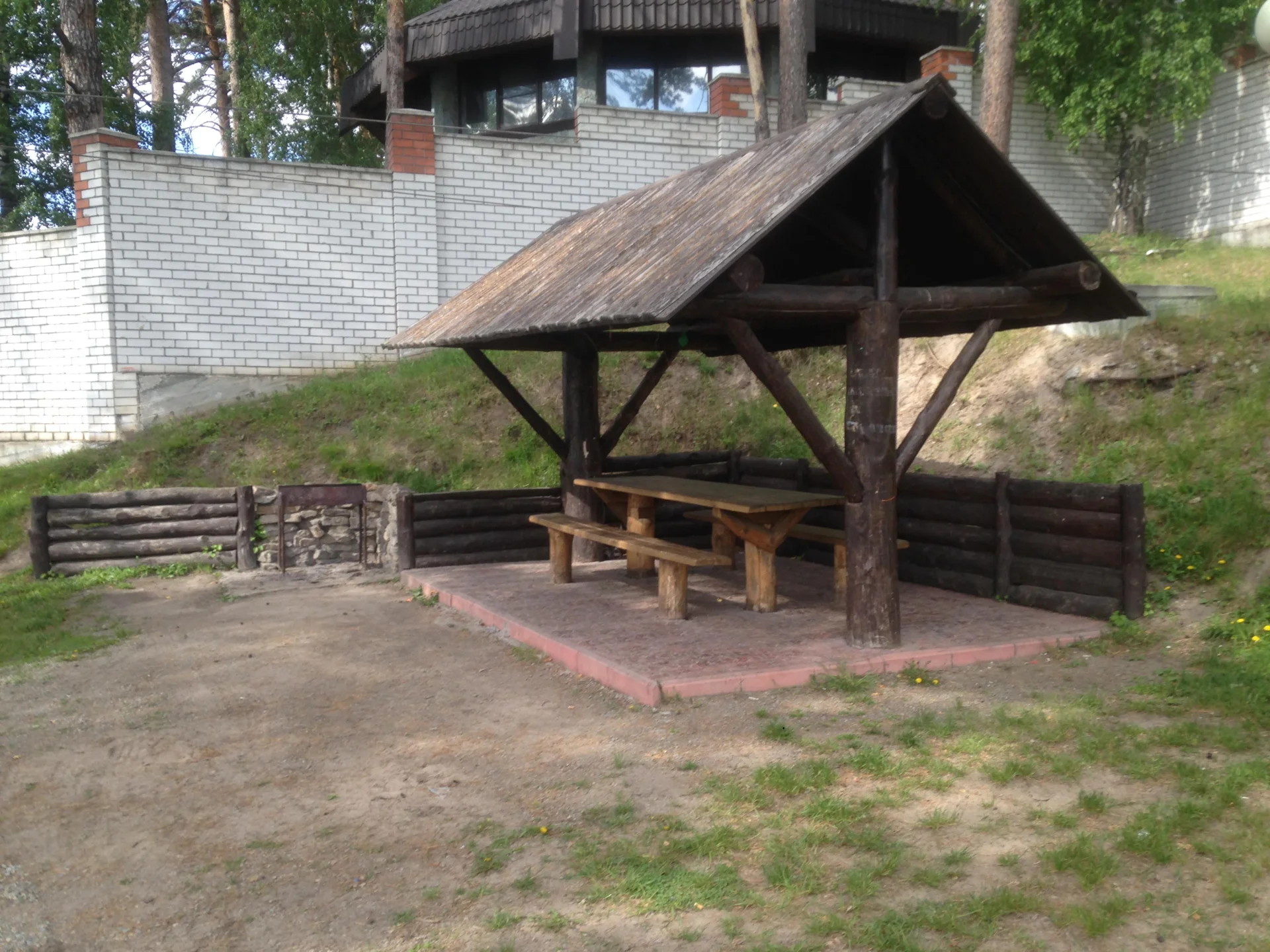 Беседки для пикника в горнолыжном комплексе “Авальман”