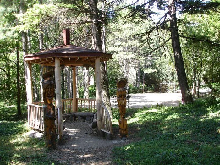 Снять мангальную площадку в «санатории Долоссы»