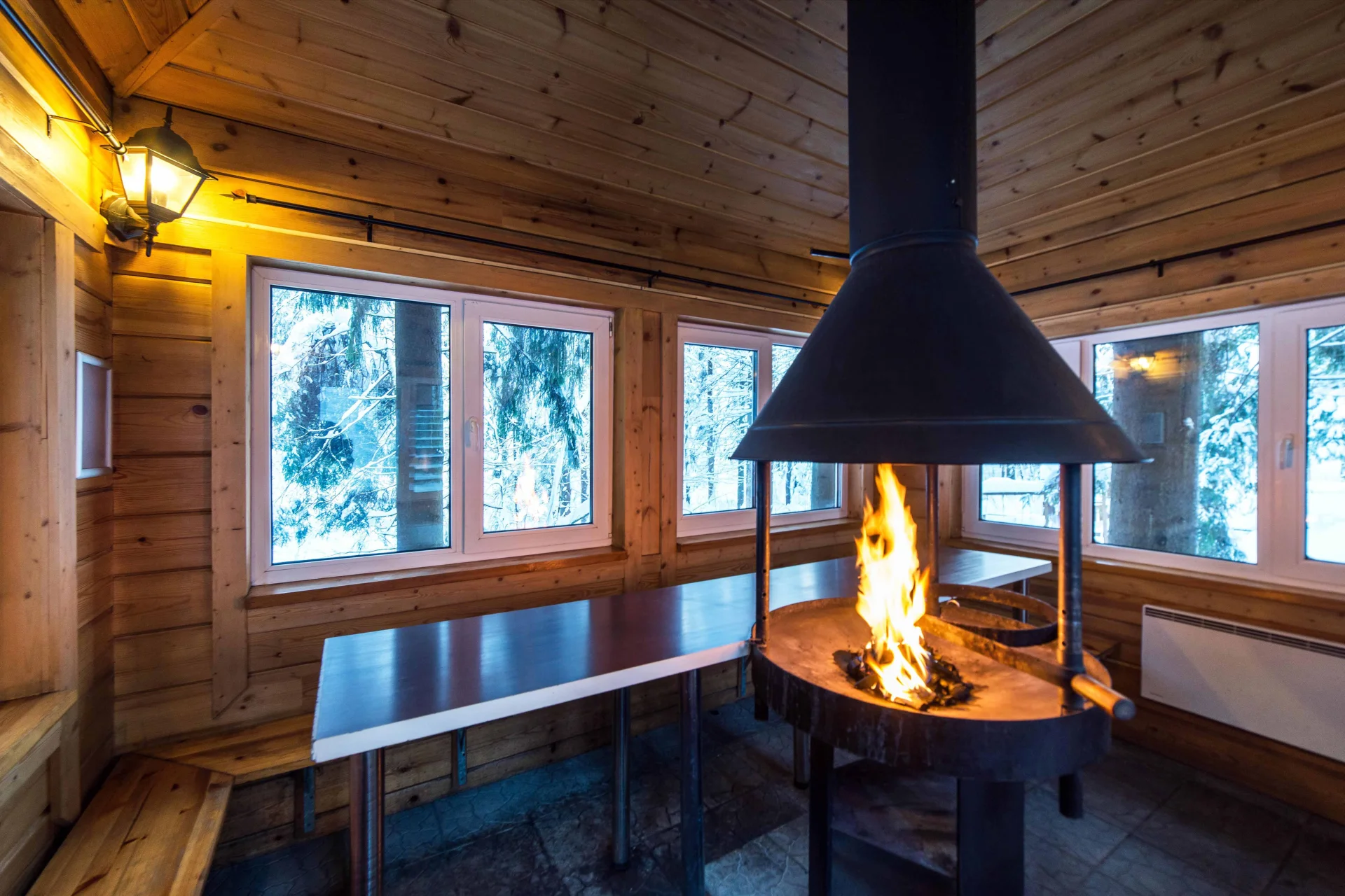 Теплая беседка со встроенным мангалом вместимостью до 15 человек