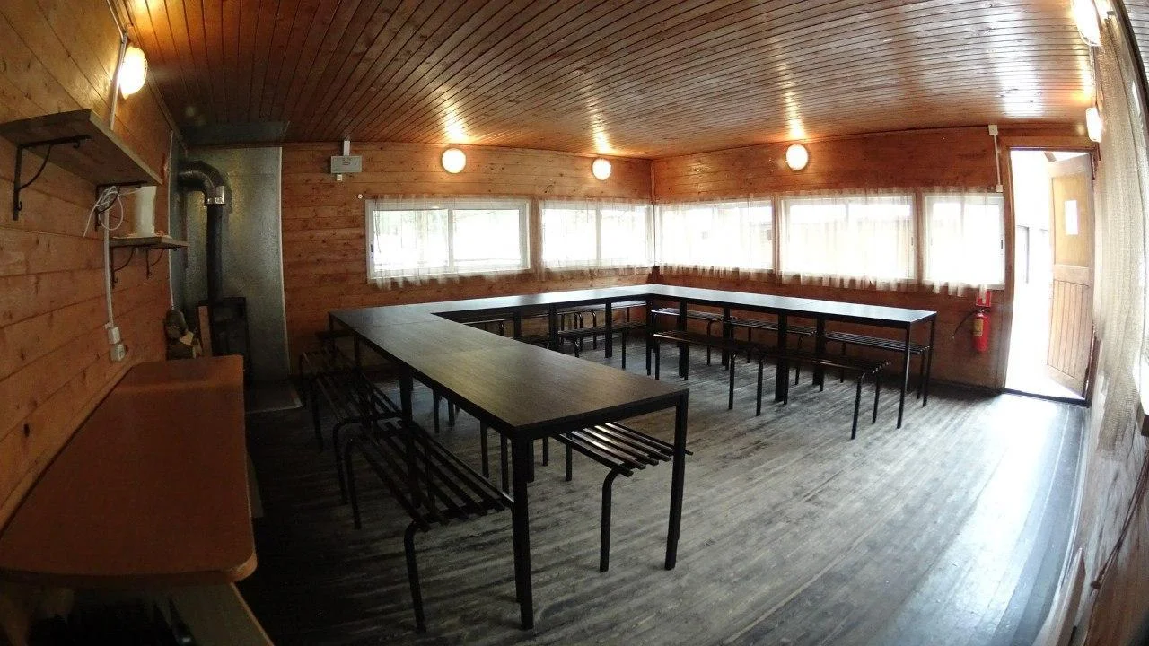 Аренда большой беседки на базе отдыха в Ленинградской области