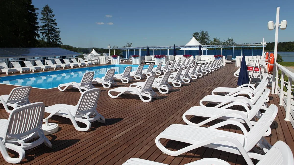 Большая беседка вместимостью до 20 человек