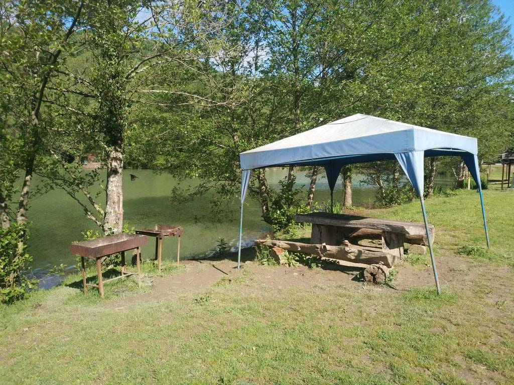 Отдых в шатрах вместимостью от 8 до 80 человек у Барановского озера