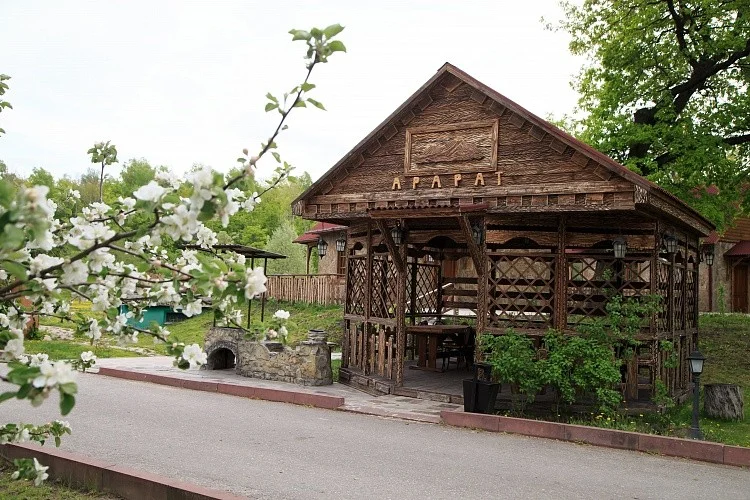 Снять беседку Арарат на 20 человек с мангалом РГК — Русская Охота