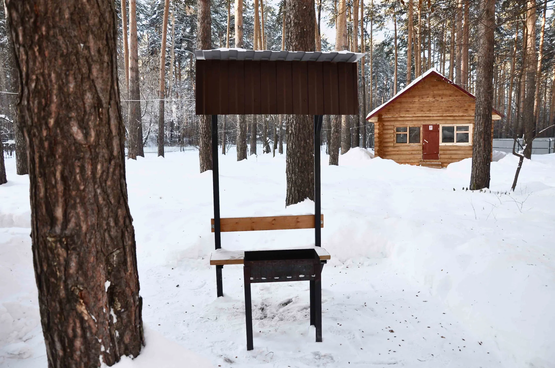 РТИ — Территория отдыха «Мангал» — Тёплая беседка, вмещающая до 24 человек.