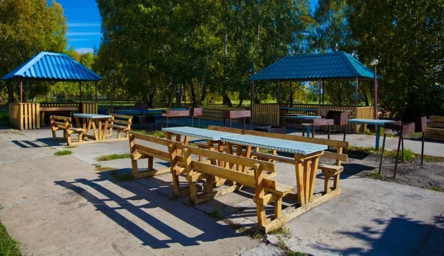 База отдыха Бухта Лазурная приглашает на шашлык в беседках