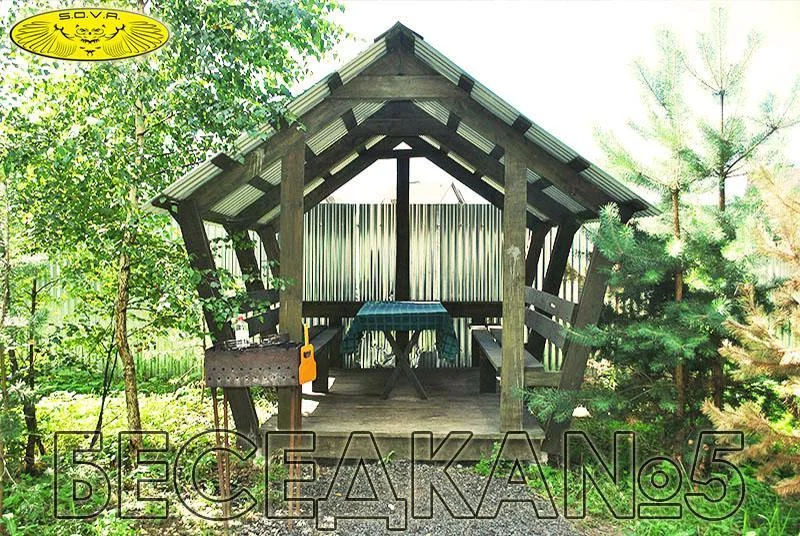Маленькая беседка для пикника на 14 человек в Московской области
