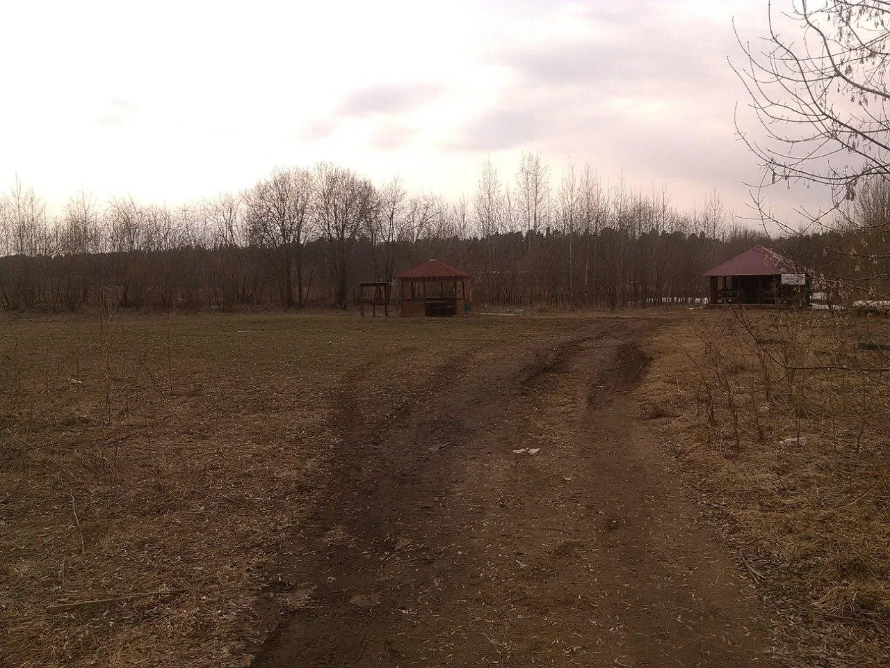 Ипподромовские беседки на шоссе Космонавтов в городе Пермь