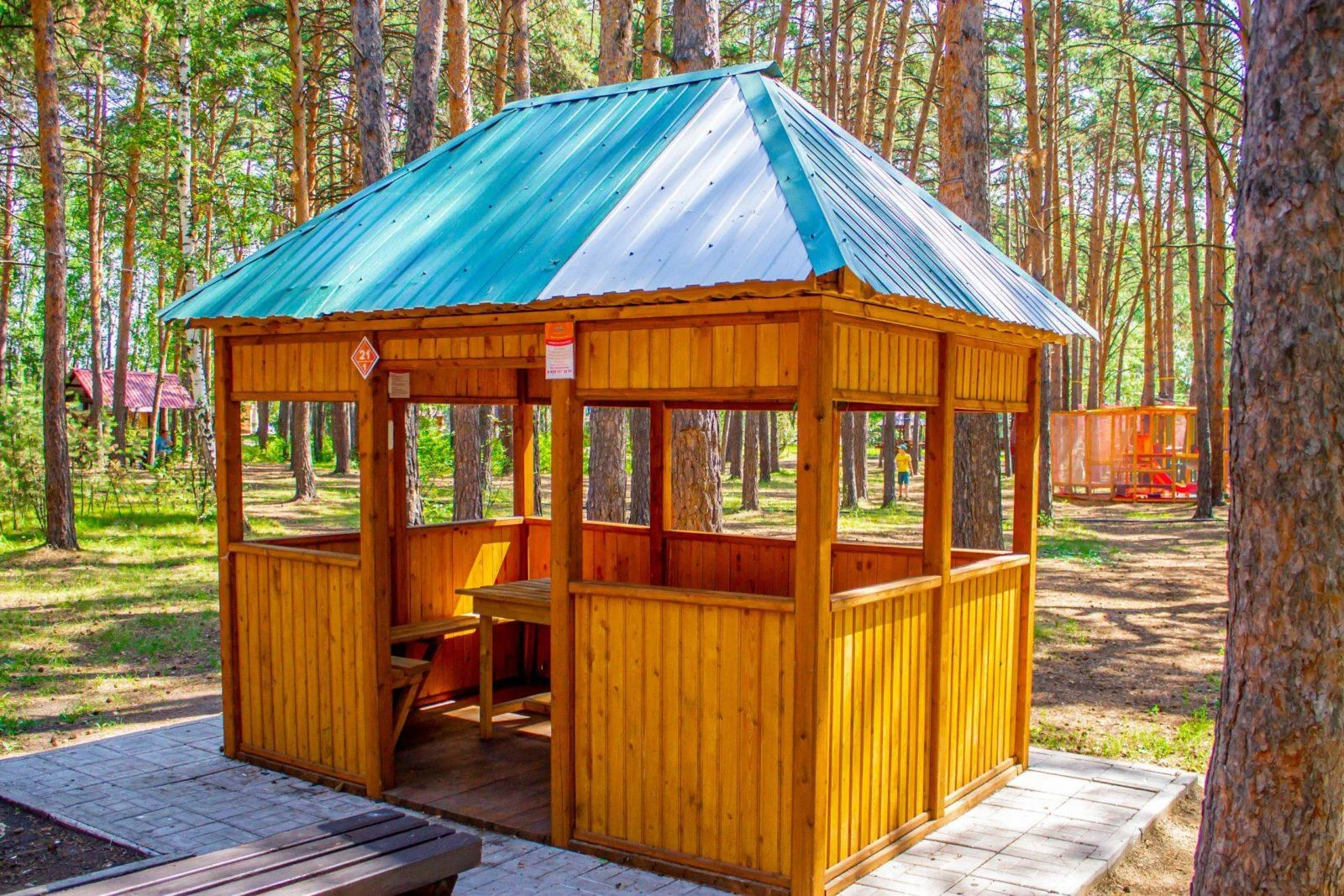 Отдых в беседках комплекса загородного отдыха «Сказка»