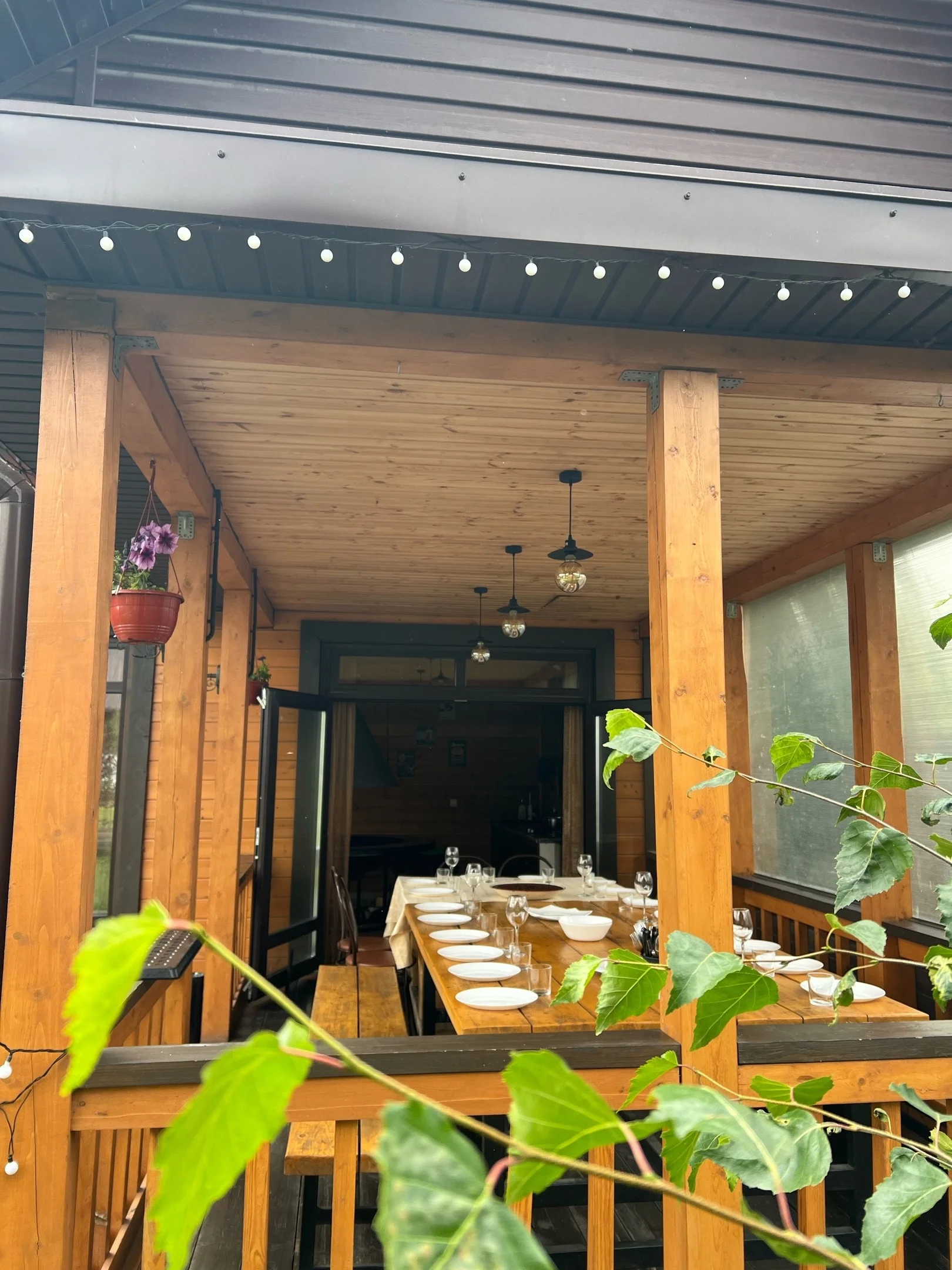 Аренда теплой беседки с гриль очагом и открытой верандой